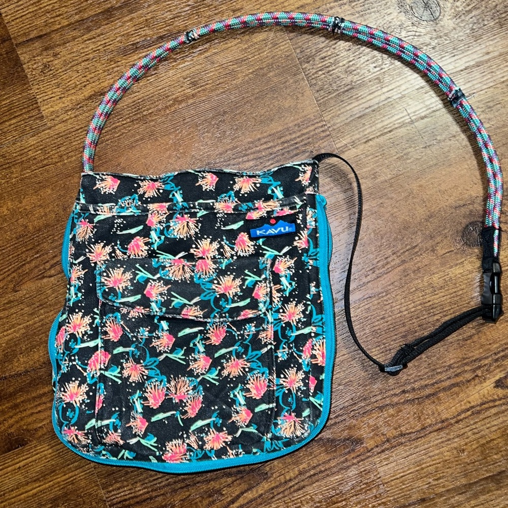 Kavu Crossbody Rope Purse Bag Blue Pink Floral Firework Canvas Adjustable Strap - Picture 10 of 13
